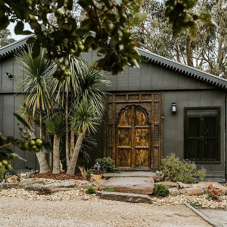 Vila The Temple - Country Farm Retreat Launching Place Exteriér fotografie