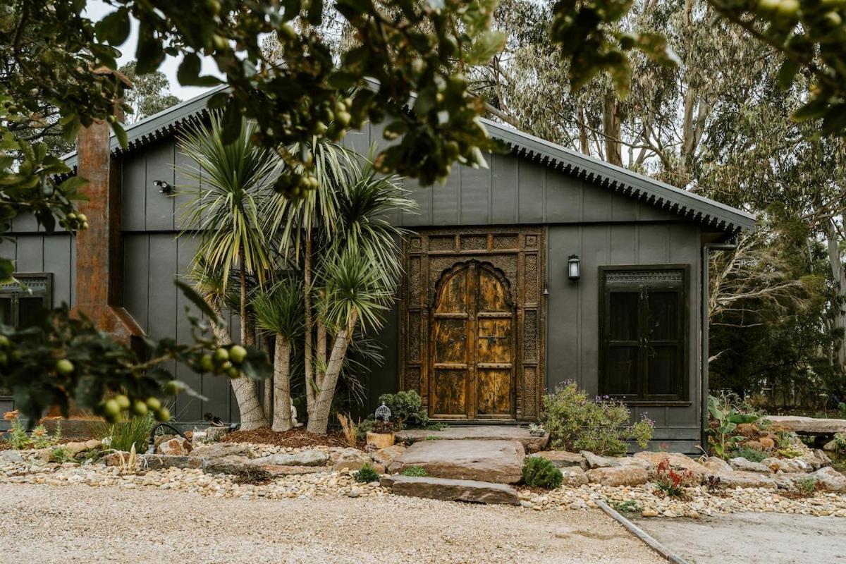 Vila The Temple - Country Farm Retreat Launching Place Exteriér fotografie