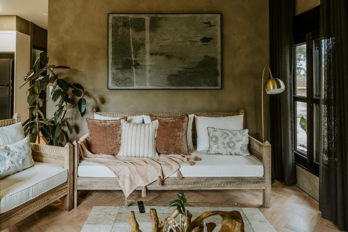 Vila The Temple - Country Farm Retreat Launching Place Exteriér fotografie