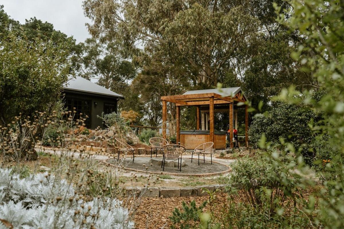 Vila The Temple - Country Farm Retreat Launching Place Exteriér fotografie